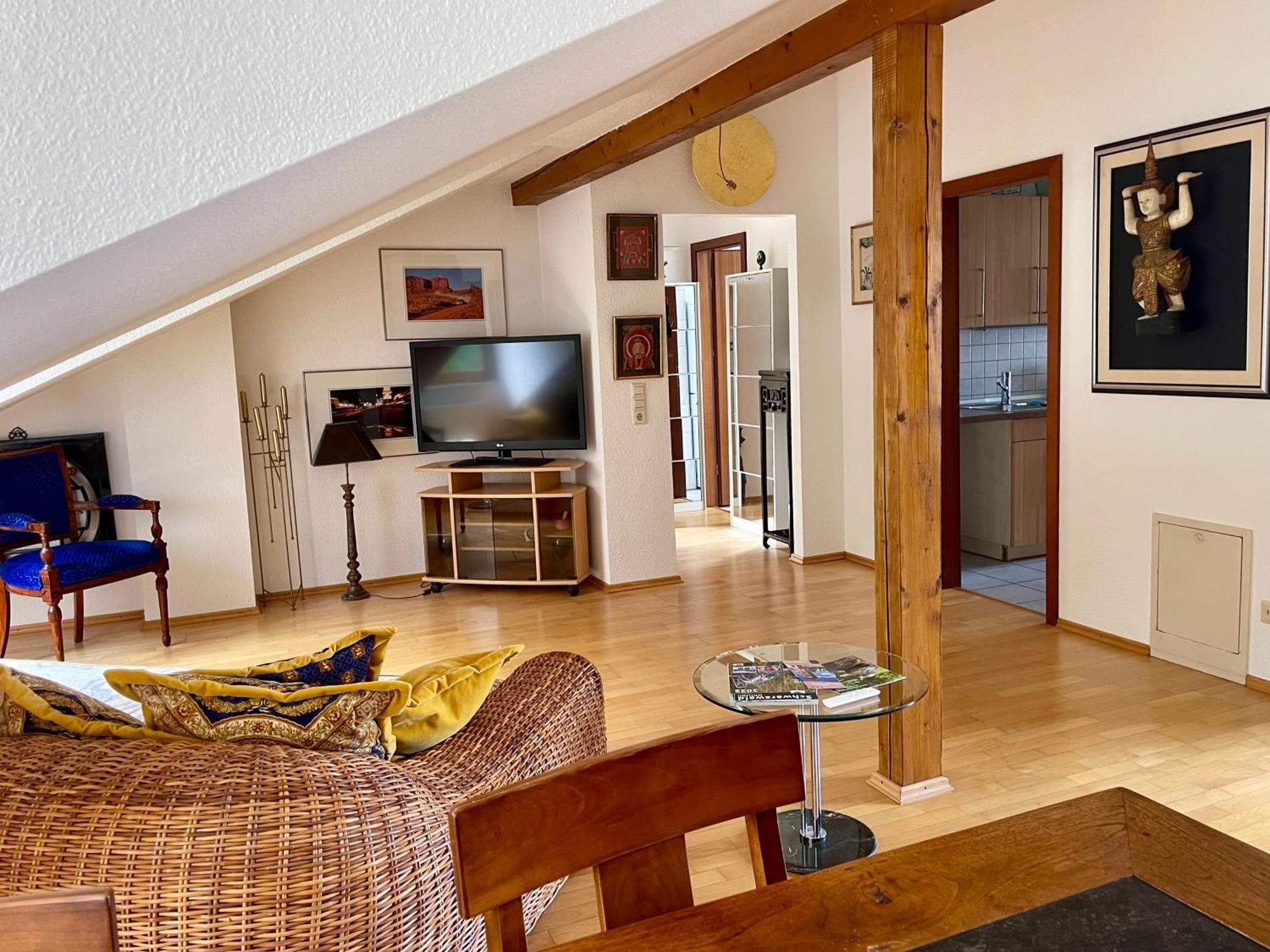 Wunderschoenes Grosses 3 Zimmer Apartament Zentrum Goldstadt Familienfreundlich Mit Garage Pforzheim Dış mekan fotoğraf